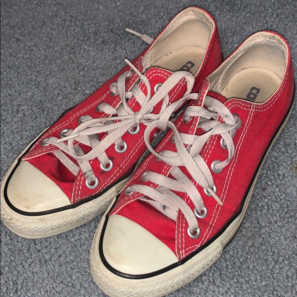 Converse low cut sneaker